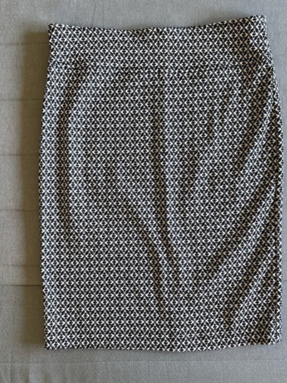 Soho Apparel Black and White‎ Geometric Pencil Skirt